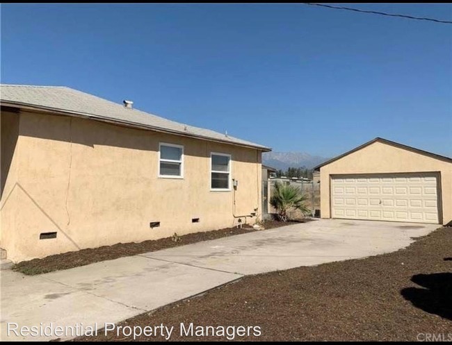 Building Photo - 2 br, 1 bath House - 15188 Slover Ave