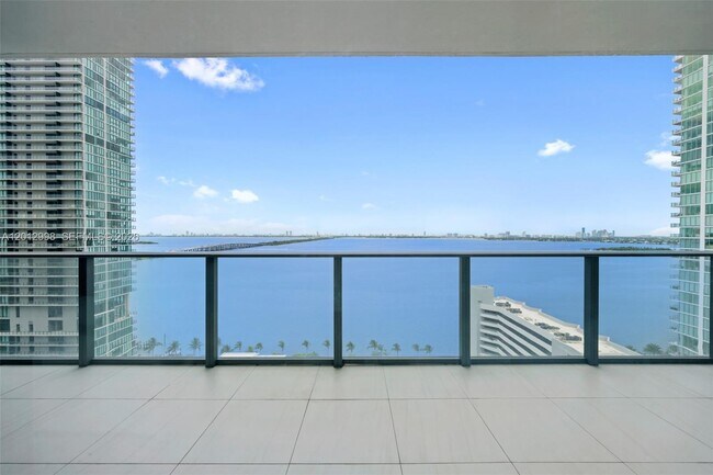 Foto del edificio - 480 NE 31st St