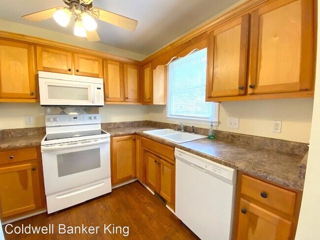 Foto del edificio - 3 br, 2 bath House - 136 Matthew St.