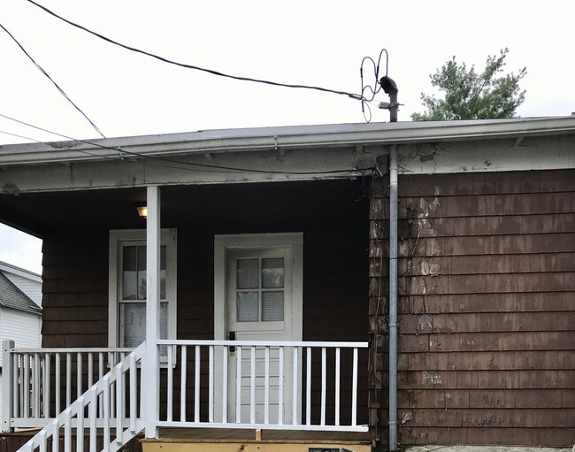 Building Photo - 77 N High St