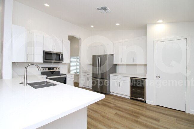 Building Photo - 17460 N 85th Dr