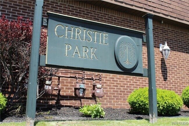 Foto del edificio - 3948 Ridge Lea Rd