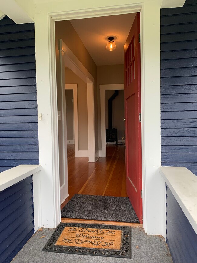Entering front door - 2404 Old Lakeway Dr