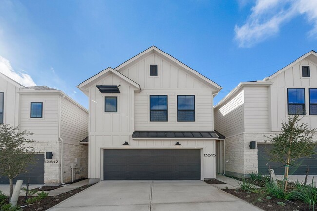 Foto del edificio - Brand New Townhome in Bella Vista!!!