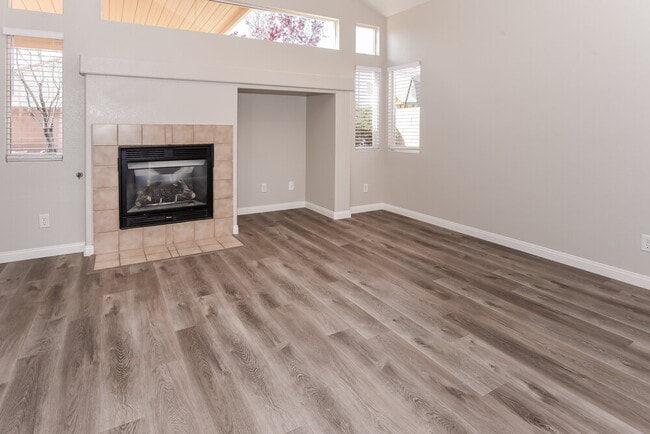 Foto del edificio - 6033 Highland Gardens Dr