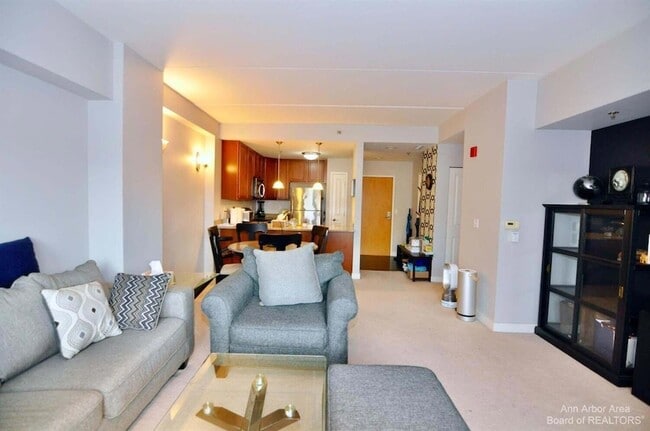 Foto del edificio - 111 N Ashley St