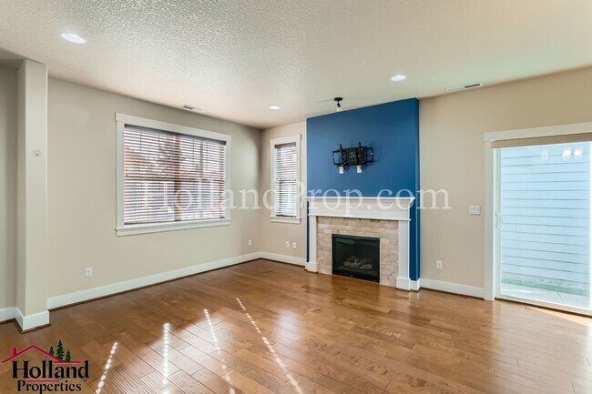 Building Photo - Price just Lowered!!  Great Craftsman home...