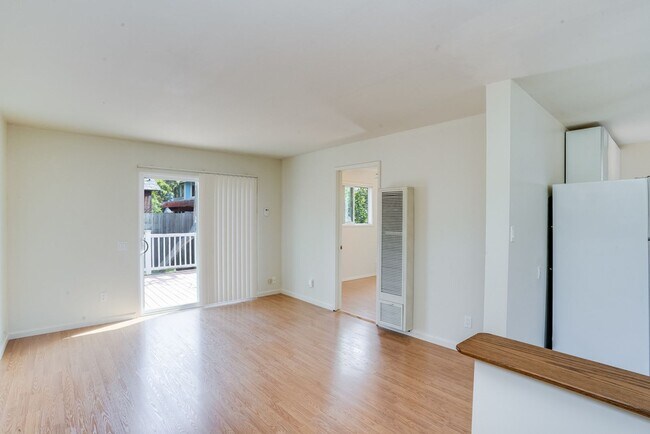 Building Photo - 2035 San Antonio Ave - 1 bedroom | 1 bath ...