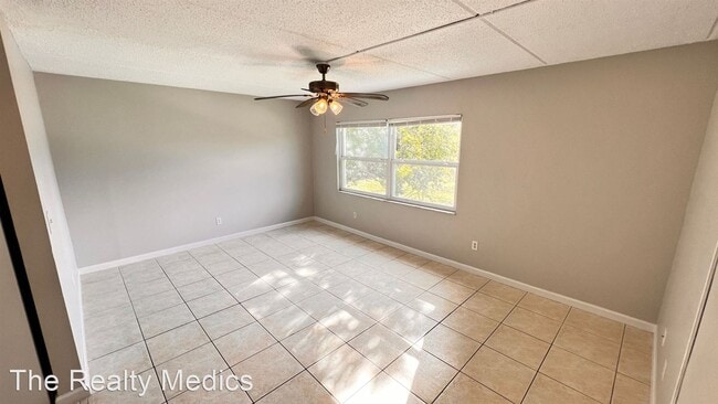 Building Photo - 3 br, 2 bath House - 1902 Honour Rd Unit 24