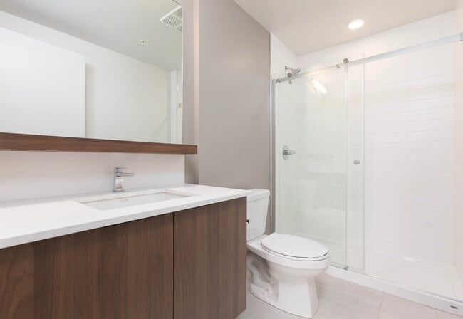 3BT1-NW - Primary Bathroom - UXBorough Living