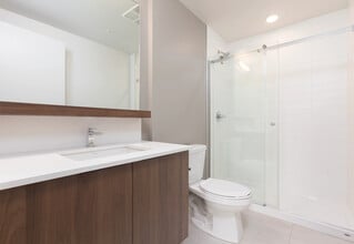 3BT1-NW - Primary Bathroom - UXBorough Living