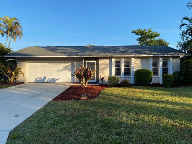 Building Photo - COMING SOON: Gorgeous, remodeled DIRECT ACCESS: 3 bedroom 2 bathroom water front home
