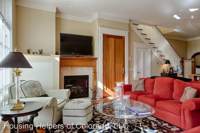 Building Photo - 3 br, 2 bath House - 2226 Pearl Street #D