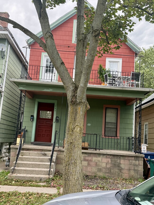 Building Photo - 141 16th St
