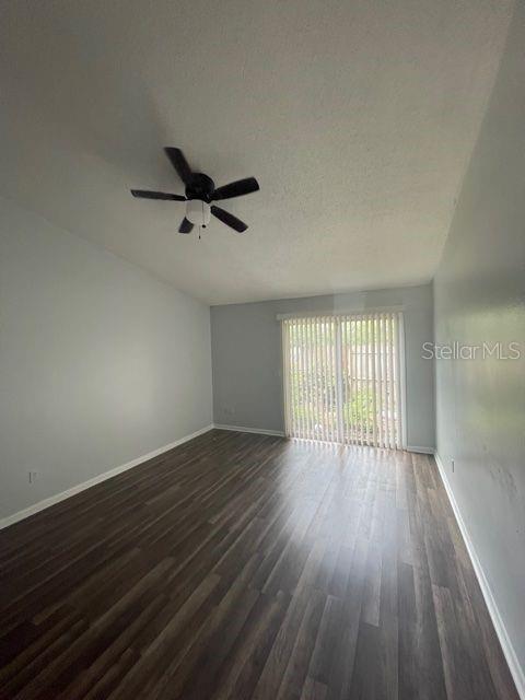 Foto del edificio - 37 Sandalwood Ct