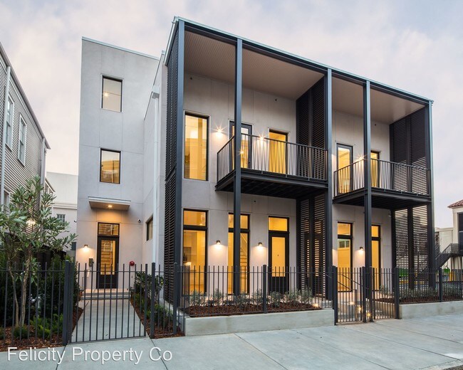 Building Photo - 1470 Urania St