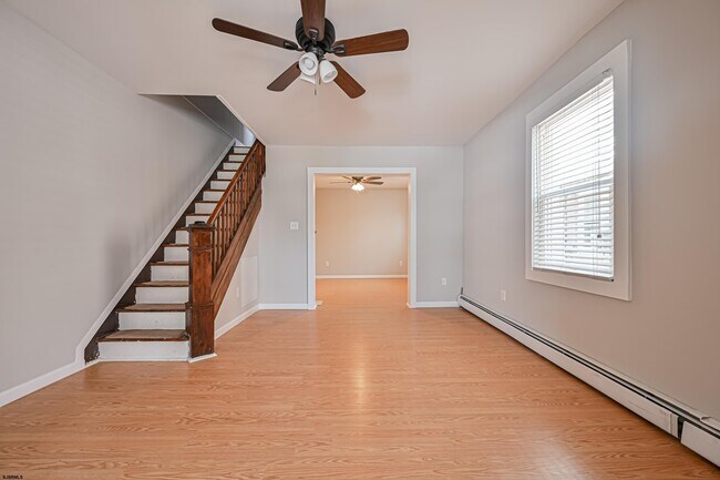 Building Photo - 126 N Harvard Ave