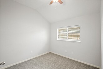 Building Photo - 24307 Silver Maple Dr