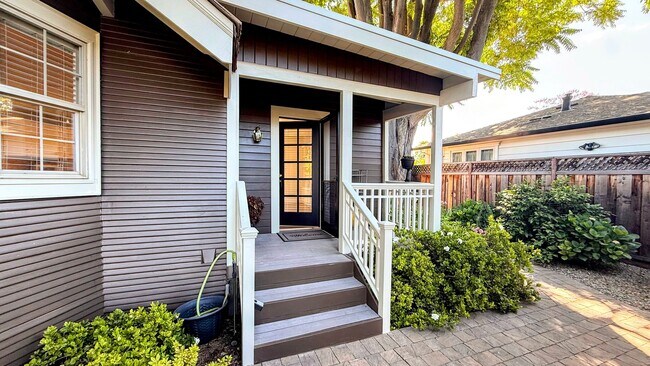 Foto del edificio - 1BD/1BA - Beautifully Updated Willow Glen Home with Mini-Splits, New Bath & Private Patio