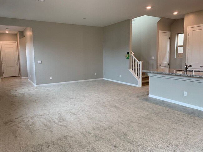 Building Photo - A BEAUTIFUL HOME LOCATED IN SOUTH SUMMERLIN, FEATURING CARPET THROUGHOUT THE HOME AND STAINLESS S...