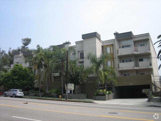 Building Photo - Cahuenga Heights