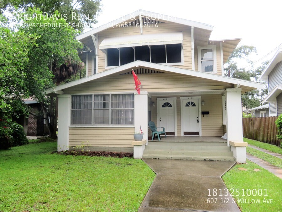 Primary Photo - Charming Duplex in Hyde Park!