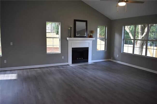 Foto del edificio - 2198 Tyrone Ct SW