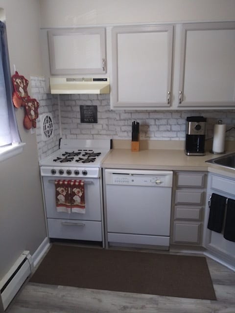 KITCHEN - 605 8th Ave