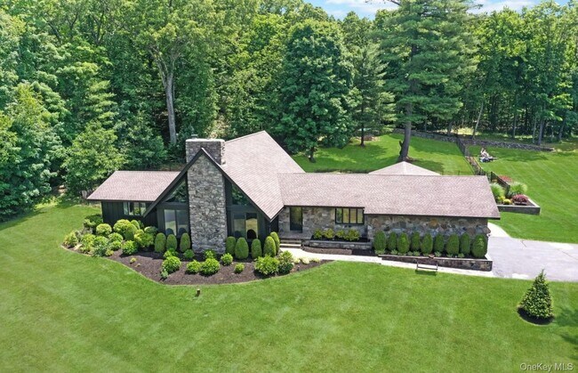 Foto del edificio - 475 N Riverside Rd