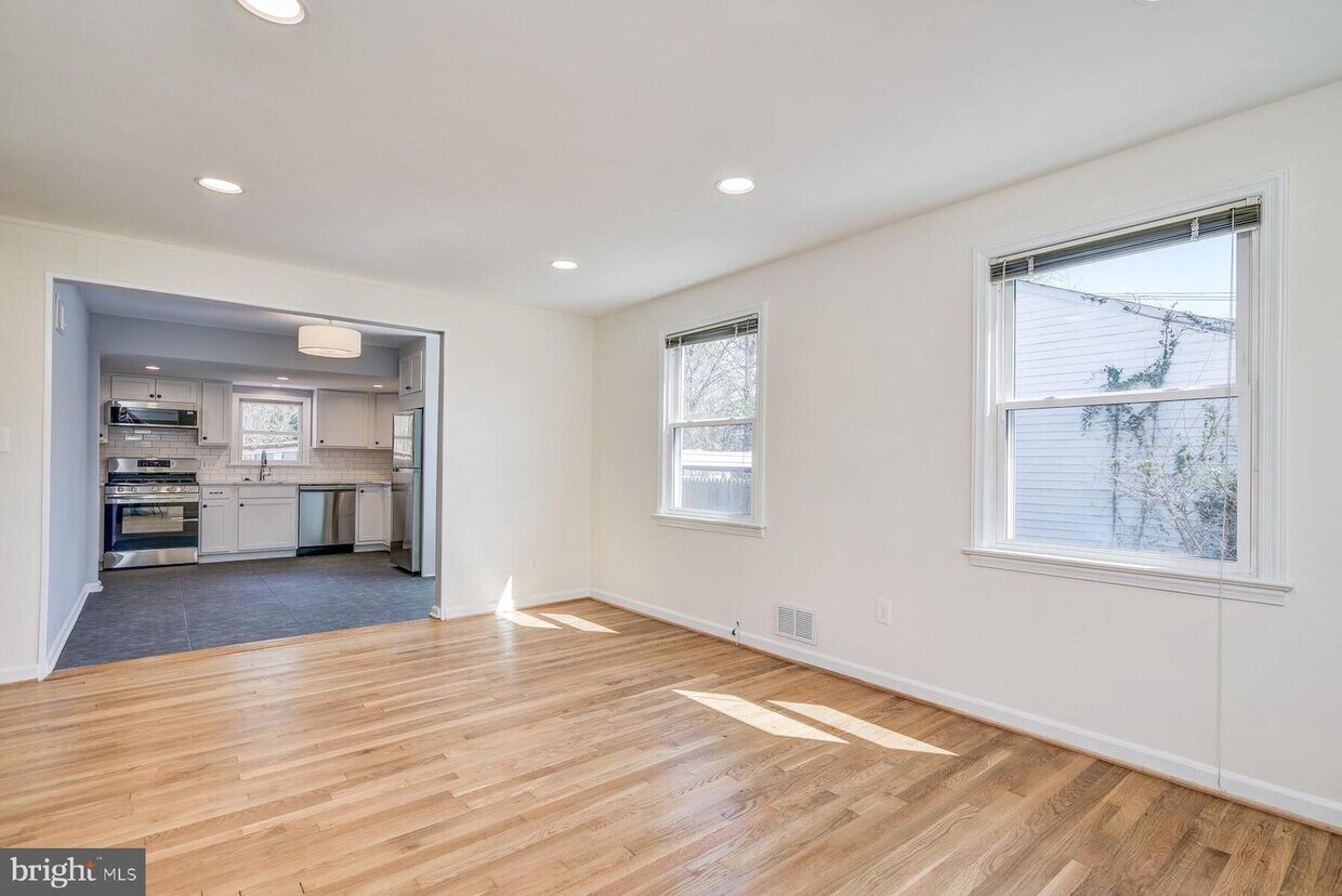 5012 Somerset Rd, Riverdale Park, MD 20737 House Rental in Riverdale Park, MD