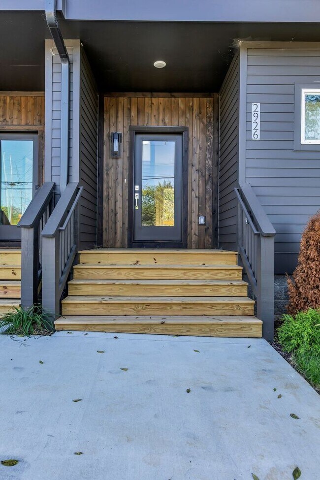 Foto del edificio - Amazing New Construction North Nashville!