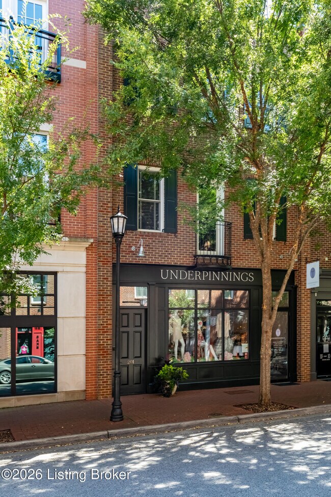Foto del edificio - 9414 Norton Commons Blvd
