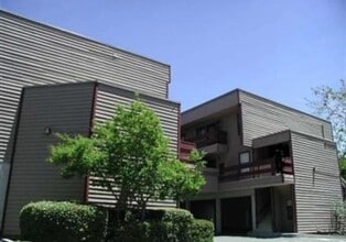 Building Photo - 680 Chorro St