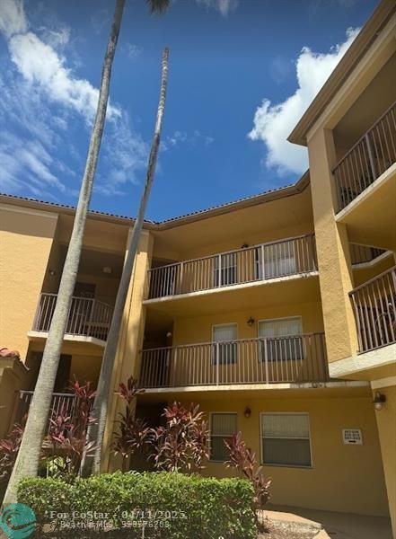 Foto del edificio - 761 N Pine Island Rd