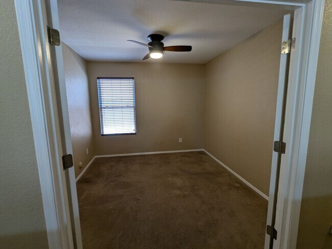 Building Photo - Single Family Home on Tucson's East Side!