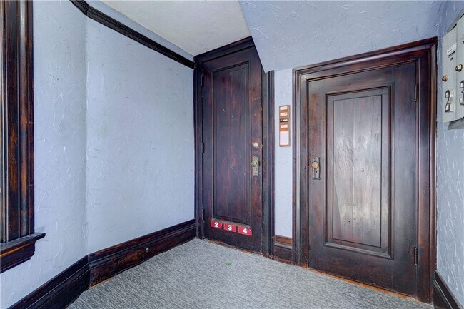 Foto del edificio - 948 Culver Rd
