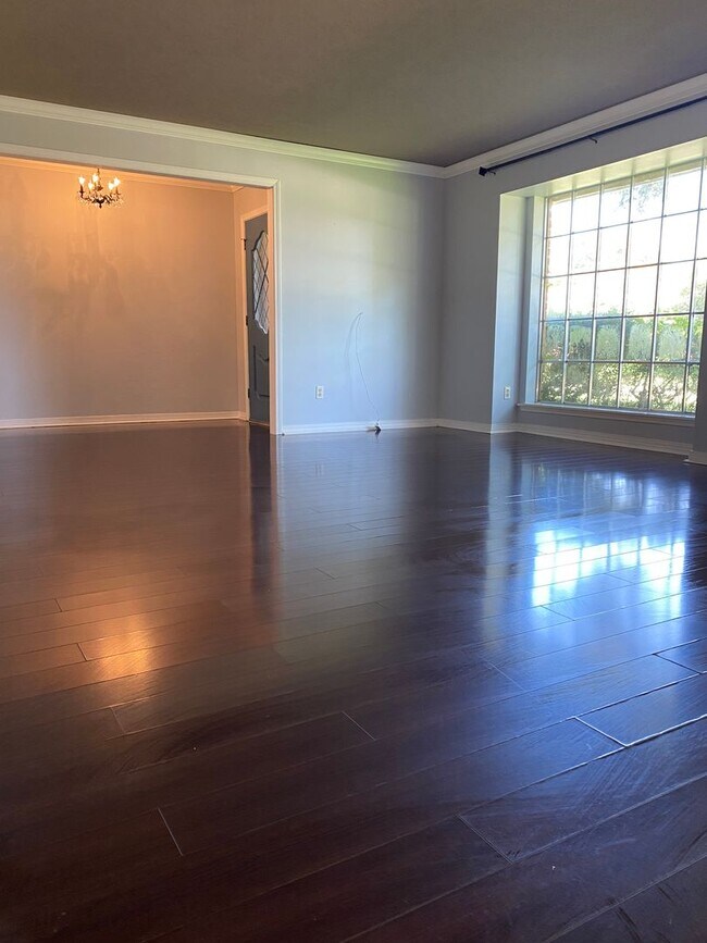 Foto del edificio - 601 Rock Hollow Dr