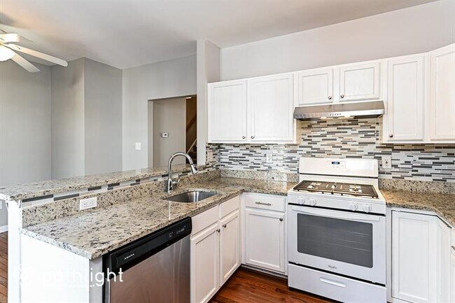 Foto del edificio - 12125 Amber Ridge Cir