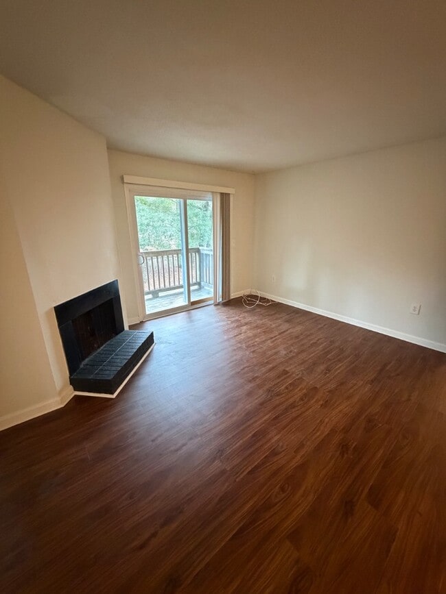 Building Photo - 1402 Camp Rd