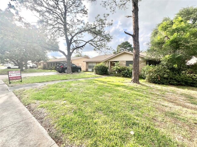 Building Photo - 5546 Beechnut St