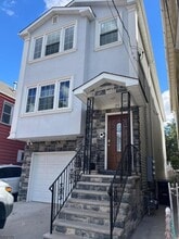 Building Photo - 253 Pine St
