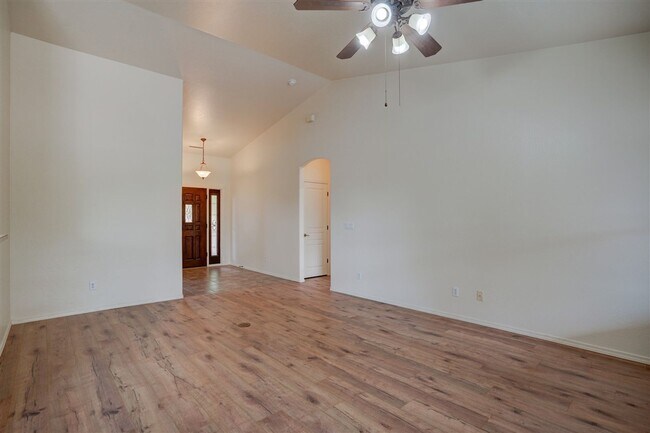 Foto del edificio - 3 Bedroom, 2 Bath Home in Chino Valley!