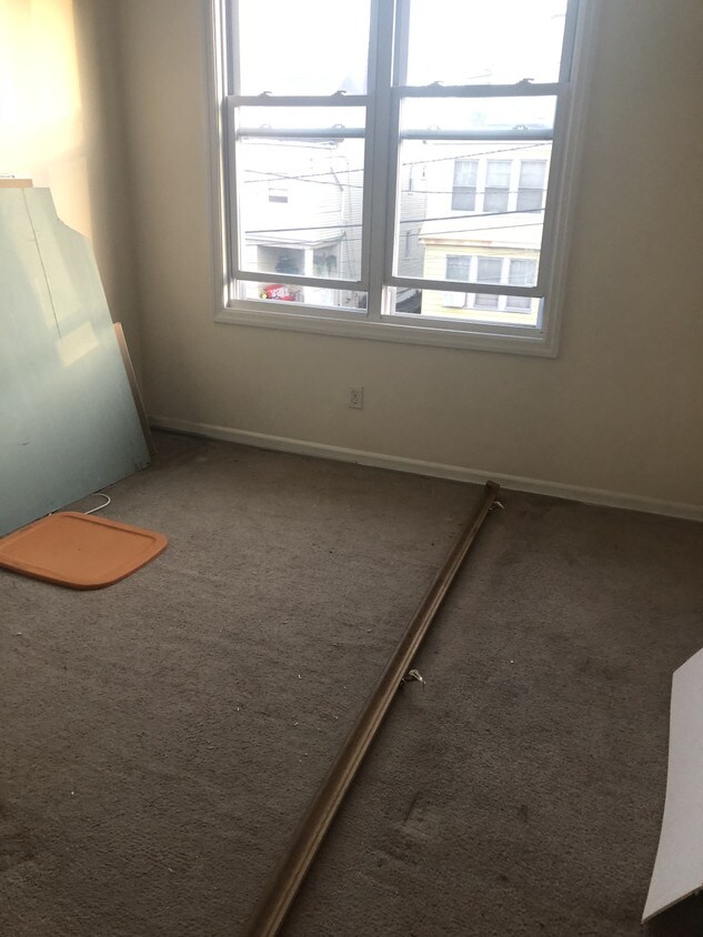 Building Photo - Harding