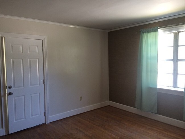 Building Photo - Great 1BR Duplex on Augusta Road