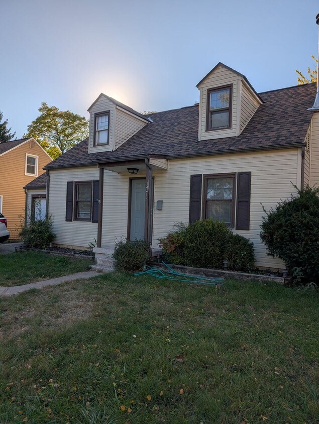 Foto principal - 4BD/2BA - University View - 1 car garage