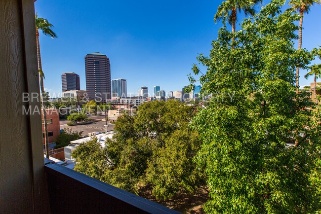 Building Photo - 349 E Thomas Rd