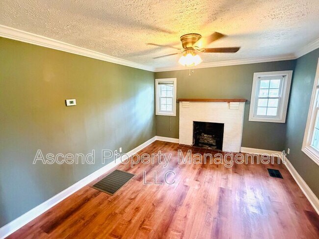 Building Photo - 1134 McDonald Dr