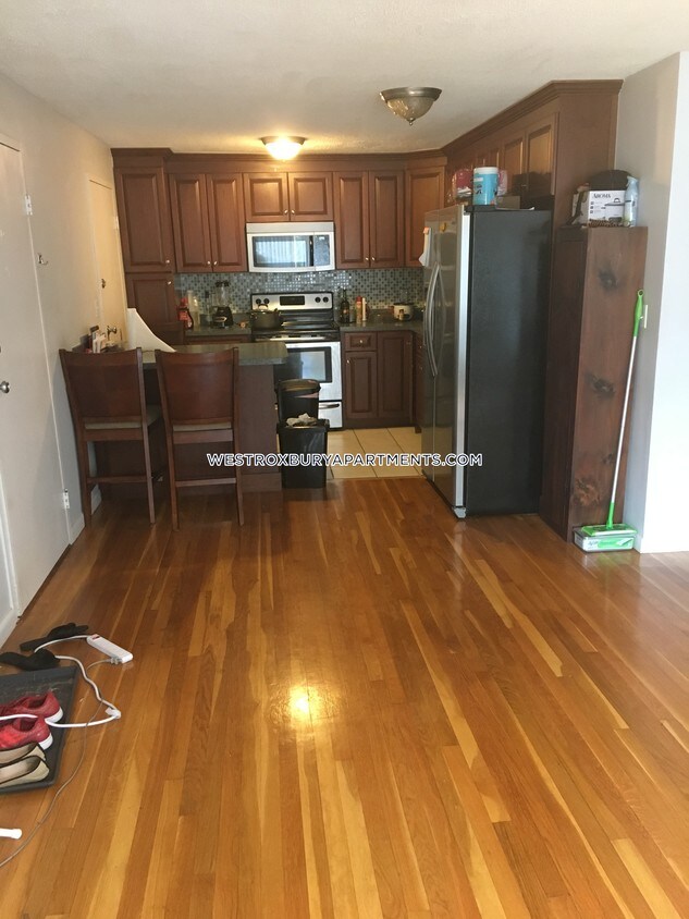 Kitchen - 225 Baker St