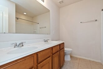 Building Photo - 602 Blue Oasis Ct