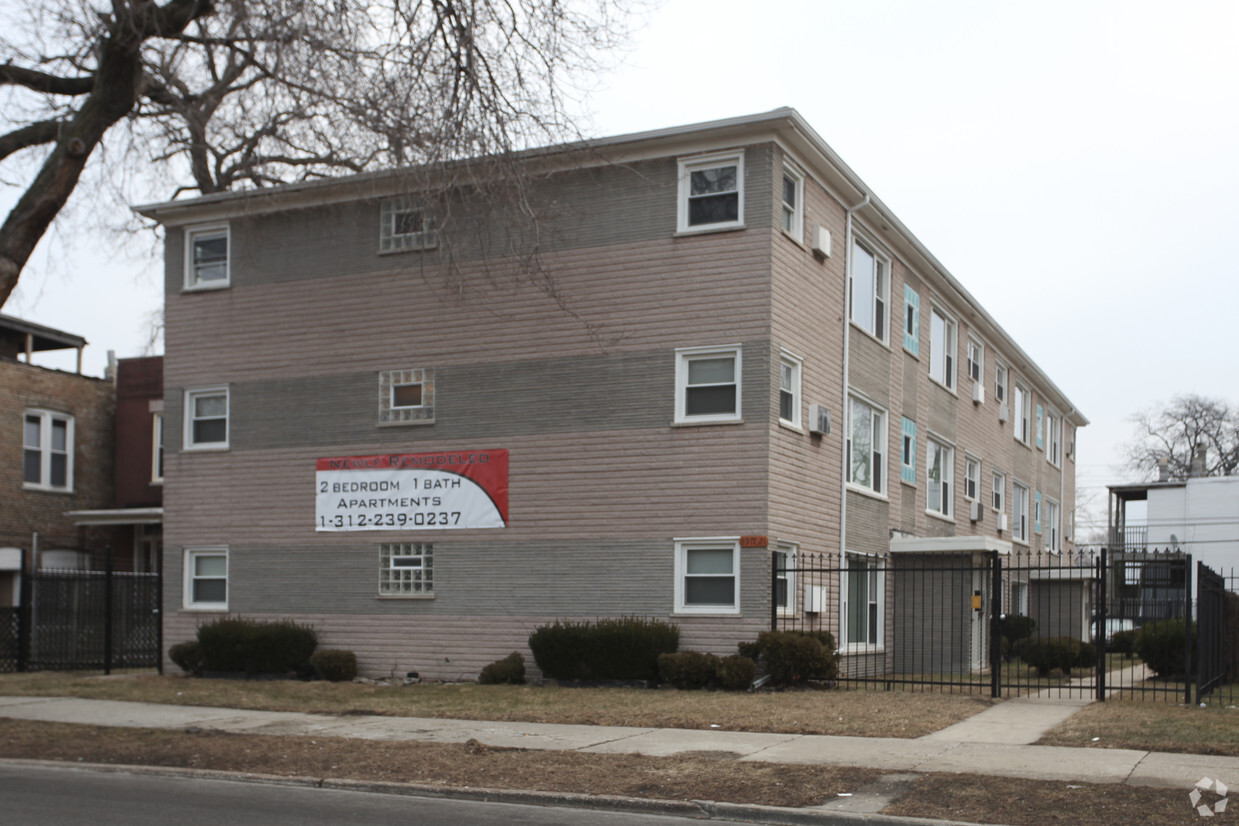 Building Photo - 8917 S Cottage Grove Ave